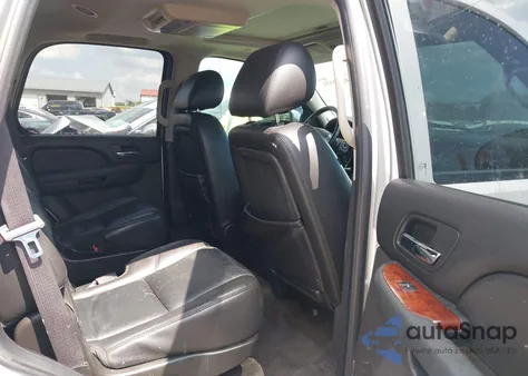 2010 Chevrolet Tahoe Ltz from USA, damaged, VIN 1GNUKCE03AR136827